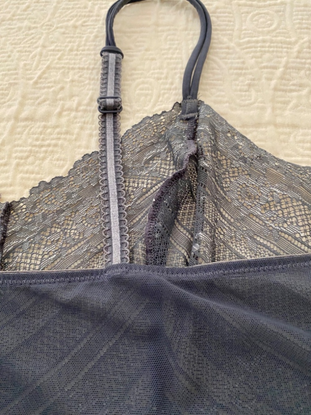 Wacoal Gray and Lace Camisole, Chemise, Lingerie. Poly-spandex. XL - Picture 9 of 10